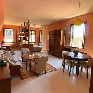 ca-romantica-a-spacious-apartment-at-accademia.hotelinveneto.com/